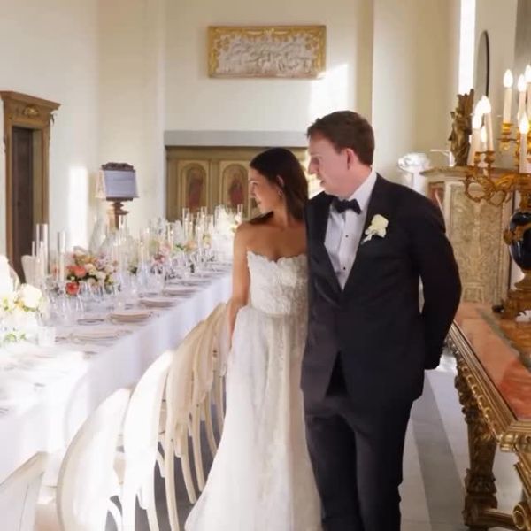 • @distinctive_italy_weddings A glimpse of Jianna & Brandon’s dreamy “I do” ✨💍
From romantic details to unforgettable views, their wedding was pure magic.

Ready to fall in love? Hit play and get lost in their special day.

Wedding Venue: @villapazzialparugiano
Catering: @galateoricevimenti
Photo: @matteocoltro_weddings
Video: @weddingmotion_italy
Music/Lights: @kaleydo.official
Flower Design: @fioreallocchiello.it
Beauty: @giuliamakeupfirenze
Stationary: @tuscanlab

#DistinctiveItalyWedding #DestinationWedding #ItalyWeddingPlanner #RomanticWedding #LoveInItaly #LuxuryWedding #italianwedding #websites #navegabemwebdesign #italygram #italy🇮🇹 #webdesign #fromitalywithlove #italyweddings